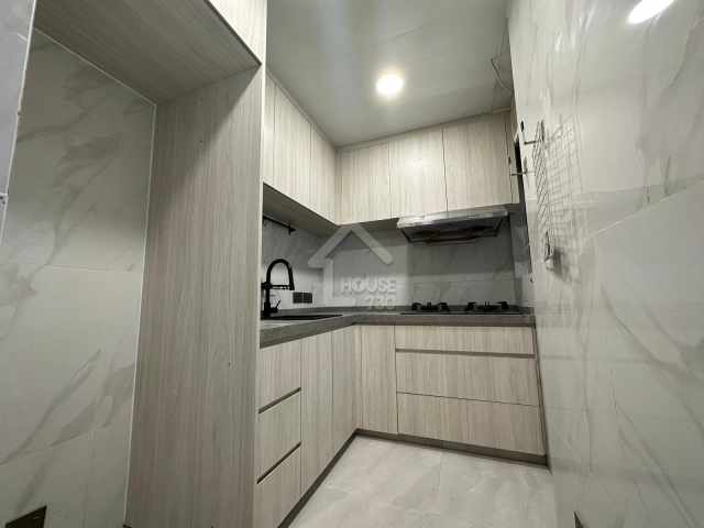Tsuen Wan Hoi Bun RIVIERA GARDENS Middle Floor Kitchen House730-6864635