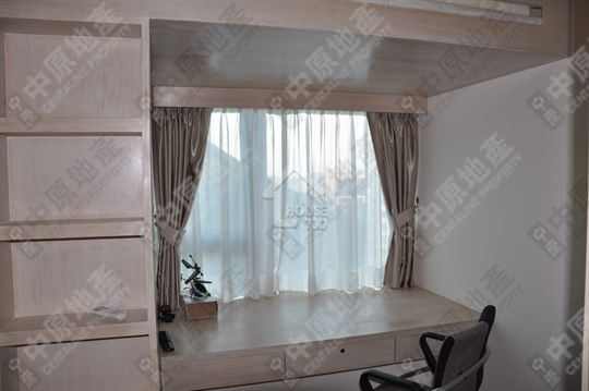 Yuk Kwai Shan Wan Poon LARVOTTO Upper Floor Bedroom 1 House730-6989836