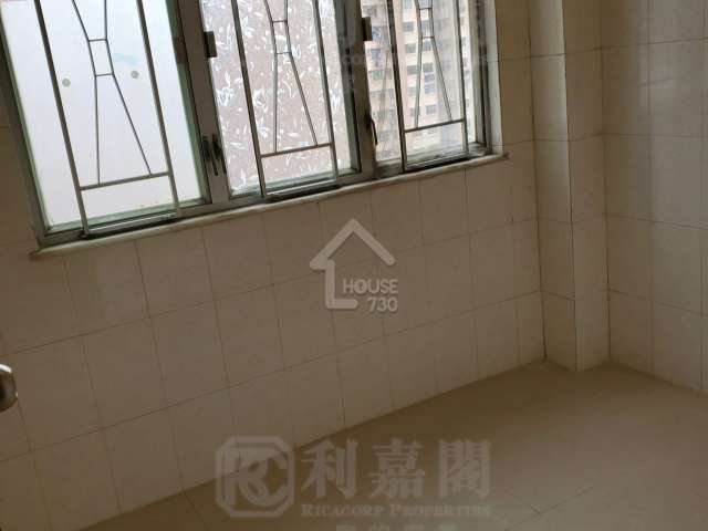 Tsuen Wan Town Centre TAK TAI BUILDING Upper Floor House730-6989848