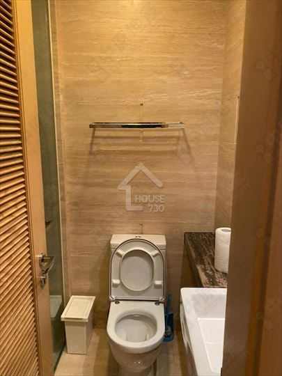 Yuk Kwai Shan Wan Poon LARVOTTO Upper Floor Master Room’s Washroom House730-6989836