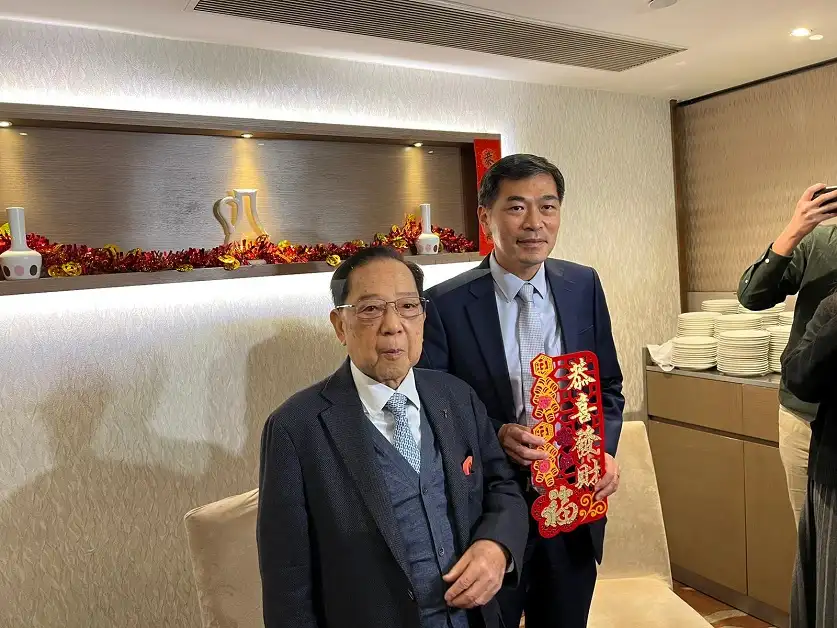 梁志堅認為,負資產宗數只佔一小部份,加上銀行覺得業主供得起便不會要求業主還款,相信經濟若有改善,負資產便不會惡化。