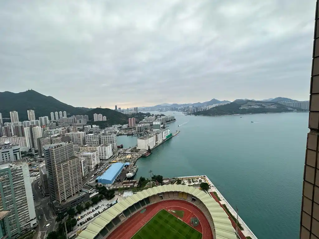 小西湾蓝湾半岛三房享环回海景，俯瞰邮轮码头、鲤鱼门至将军澳南景色