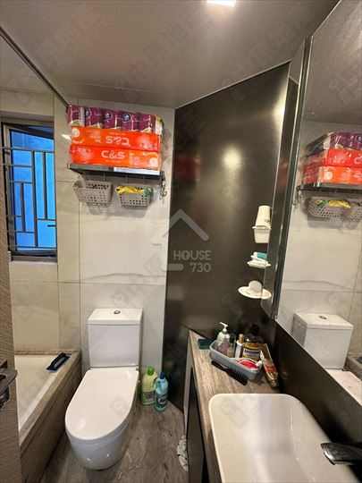 Tsuen Wan West OCEAN PRIDE Upper Floor Master Room’s Washroom House730-7243383
