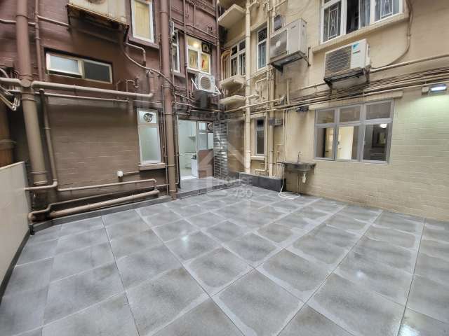 Ho Man Tin PERTH APARTMENTS Lower Floor House730-7243418