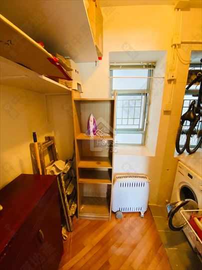 东涌市中心 东堤湾畔 低层 储物室 House730-7243526
