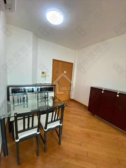 Tung Chung Town Centre COASTAL SKYLINE Middle Floor Living Room House730-7243531