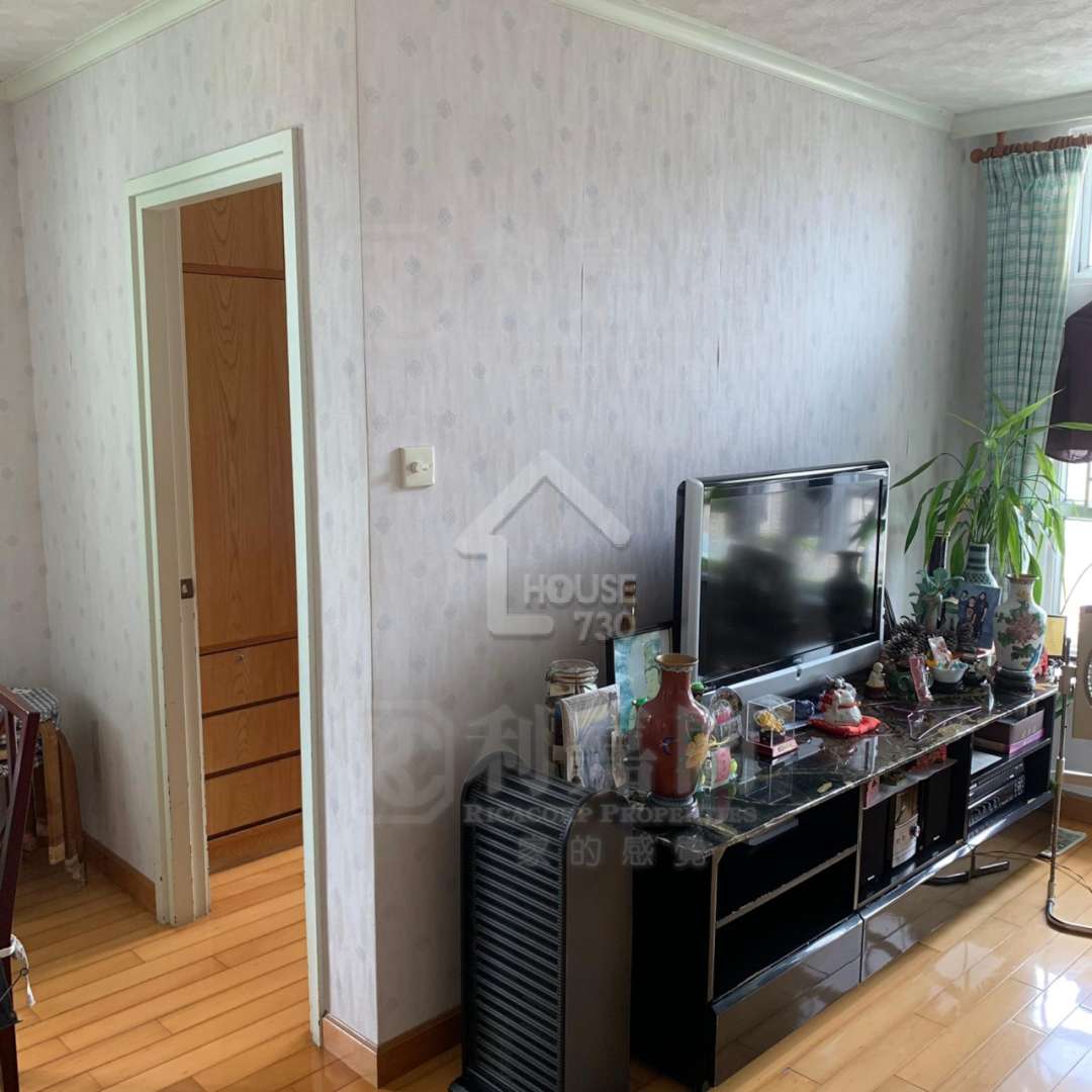 Lam Tin HONG PAK COURT Upper Floor House730-7243627