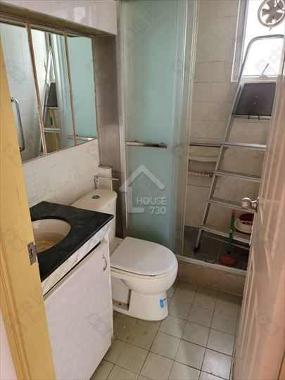 Sai Wan Ho LEI KING WAN Middle Floor Washroom House730-7243680