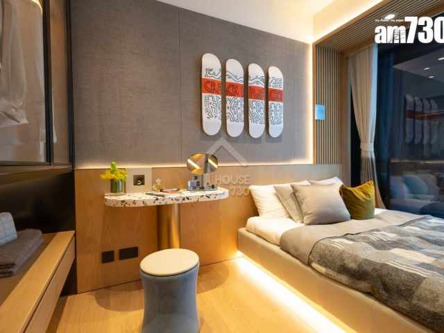 主人房的設計風格與客飯廳保持一致，彩色水磨石化妝台為房間增添活潑感。(資料圖片am730)
