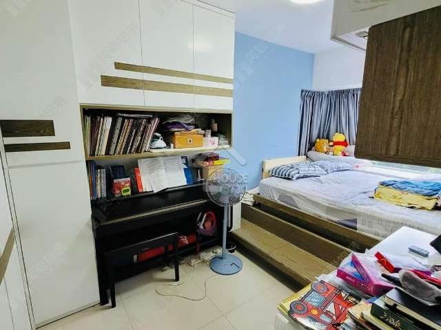 Tuen Mun South THE SEA CREST Middle Floor House730-6989809