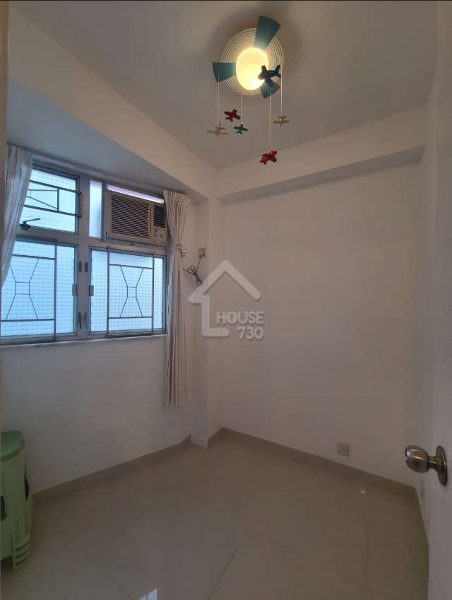 Cheung Sha Wan MANOR CENTRE Middle Floor House730-7103461