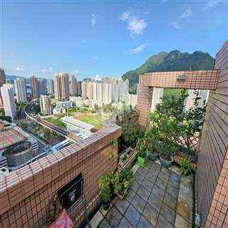 Ma On Shan 聽濤雅苑 Upper Floor 夏天色彩 聽濤雅苑 << 有天台>> 親子活動  球場景 House730-7243616