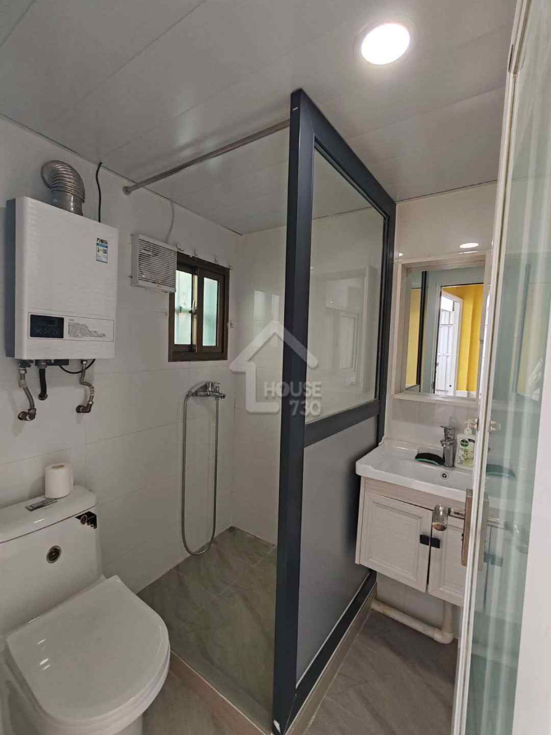 Yuen Long Village House (Yuen Long) 7755681 Rent House730