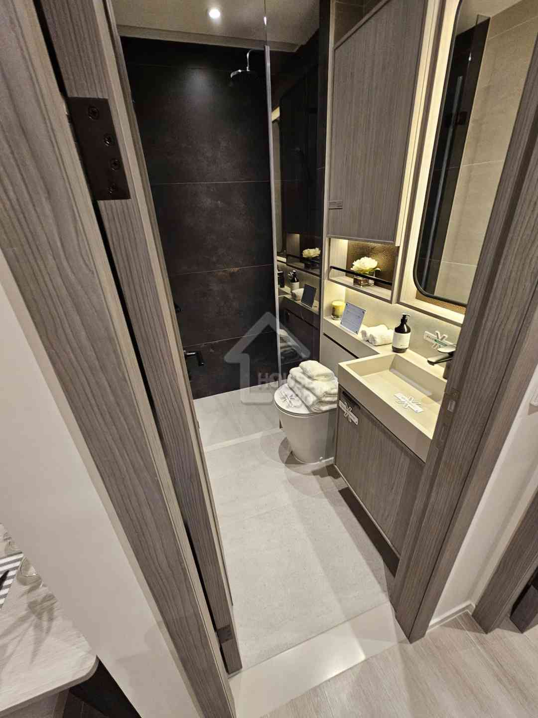 薈鳴經改動示範單位18樓A單位浴室。