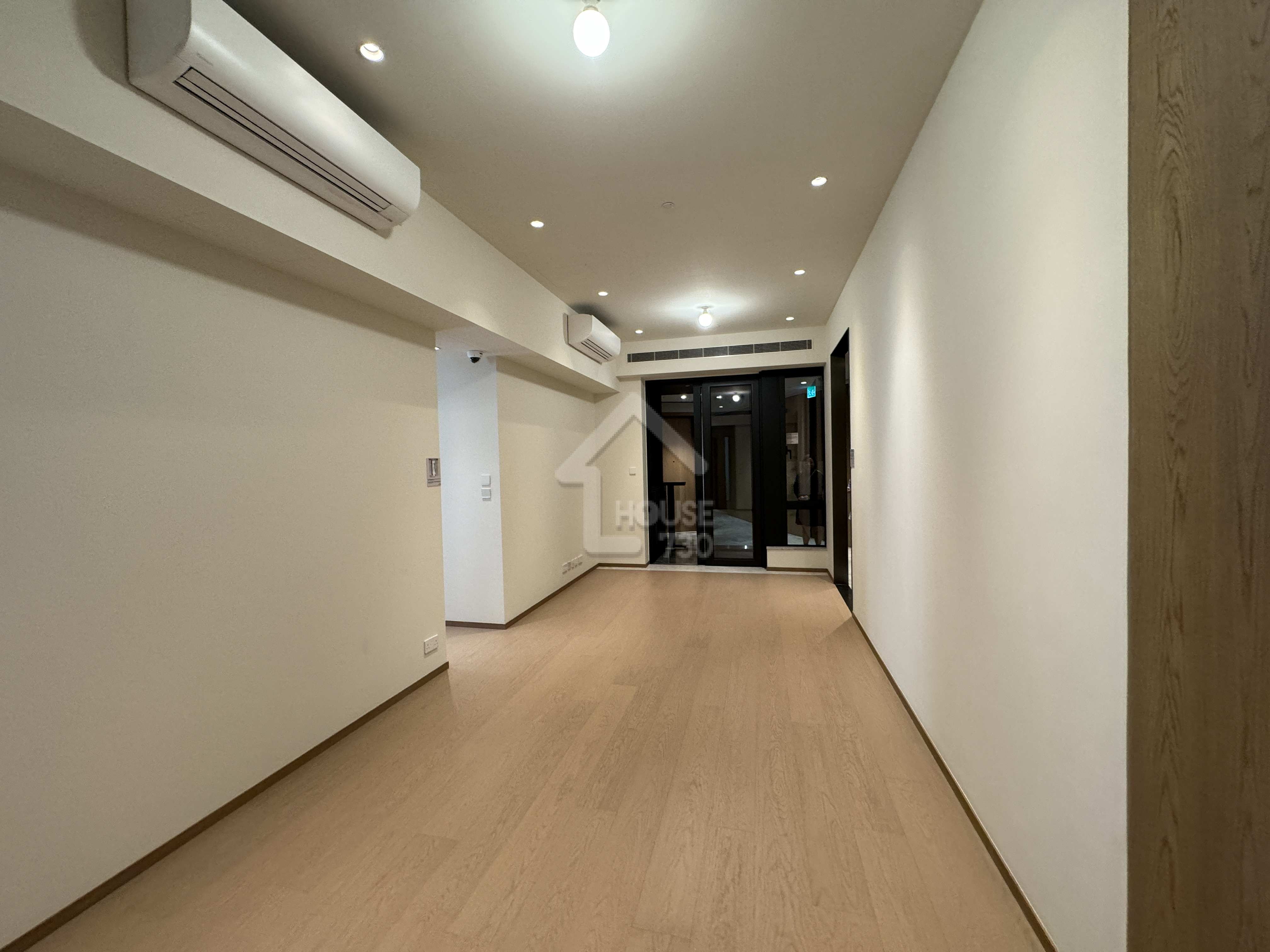 朗賢峯​第IIA期1座7樓A單位3房無改動示範單位客廳。