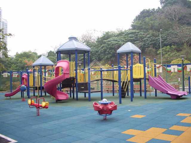 景新臺住客會所戶外兒童遊樂場。