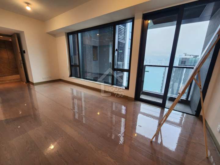 蔚藍東岸 示範單位 5座27樓E室 - House730