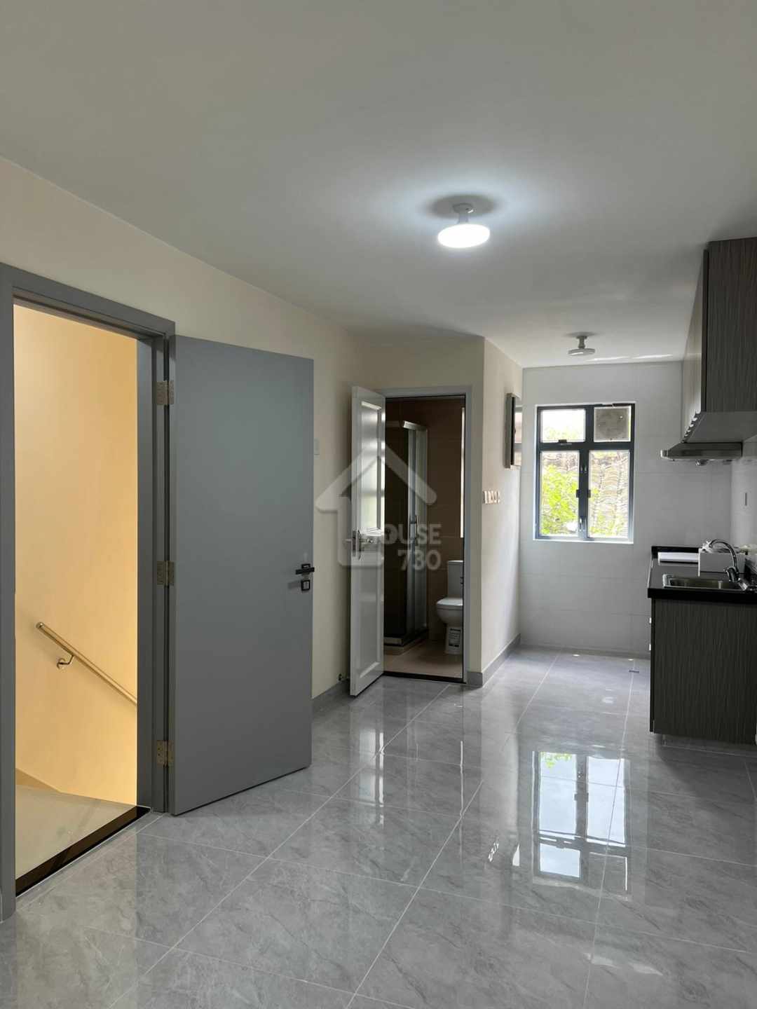 Yuen Long Village House (Yuen Long) 8236616 Rent House730