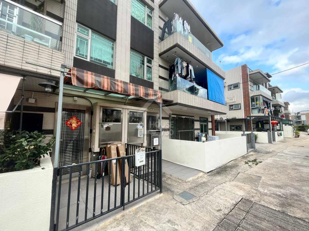 Yuen Long Village House (Yuen Long) 8240066 Rent House730