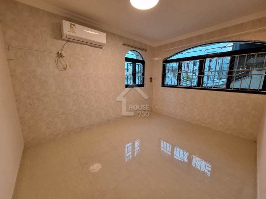 Yuen Long Village House (Yuen Long) 8230422 Rent House730