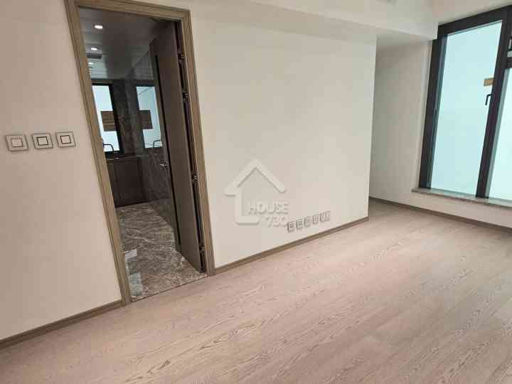 BLUE COAST II Show Flat - House730