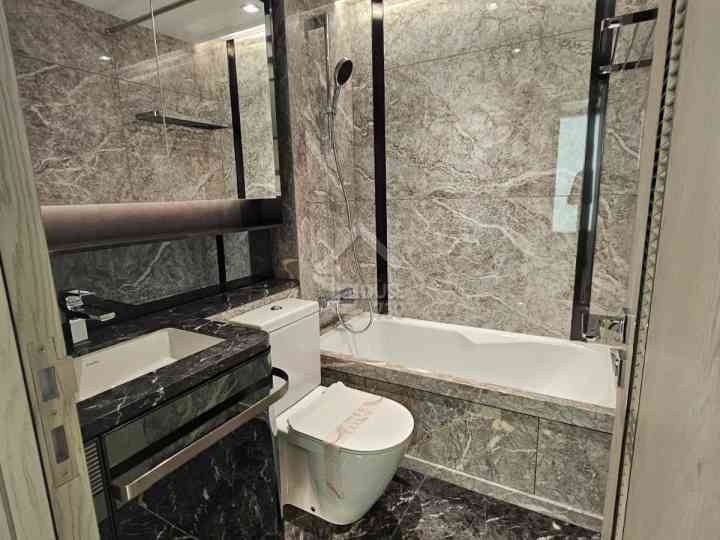 BLUE COAST II Show Flat - House730