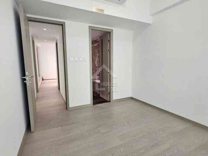 BLUE COAST II Show Flat - House730