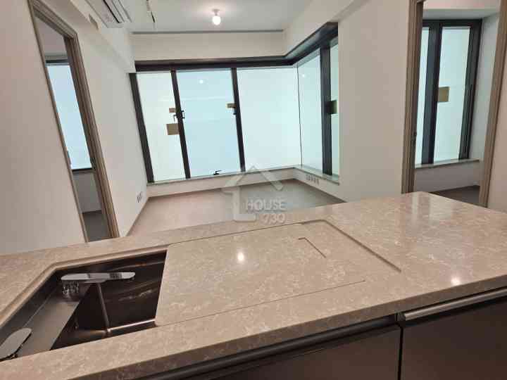 BLUE COAST II Show Flat - House730