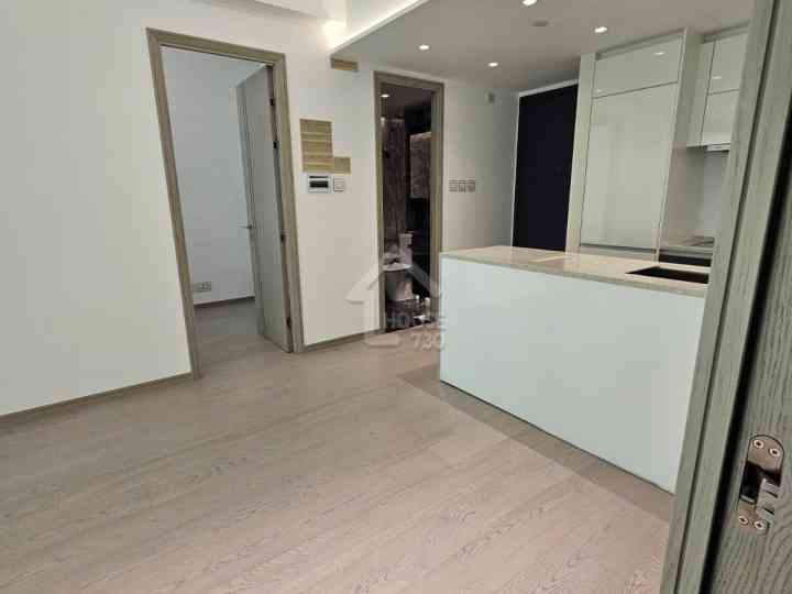 BLUE COAST II Show Flat - House730