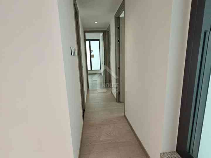 BLUE COAST II Show Flat - House730