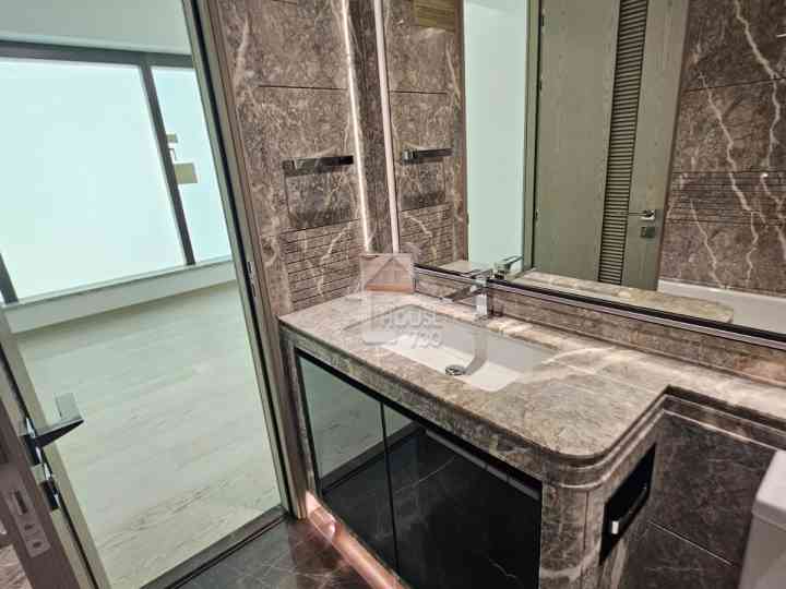 BLUE COAST II Show Flat - House730