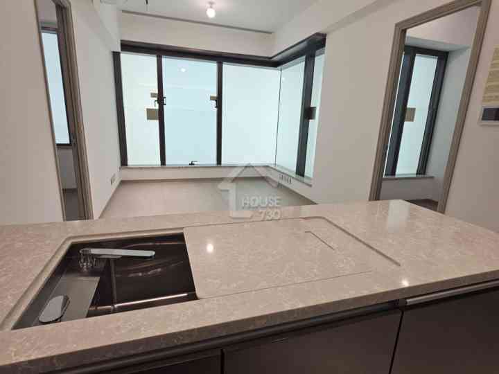 BLUE COAST II Show Flat - House730