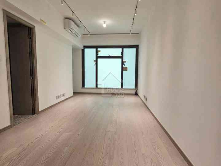 BLUE COAST II Show Flat - House730