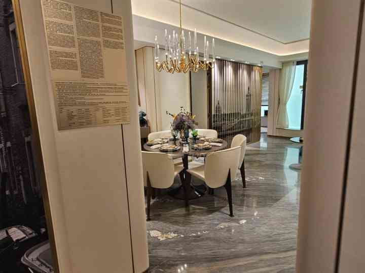 BLUE COAST II Show Flat - House730