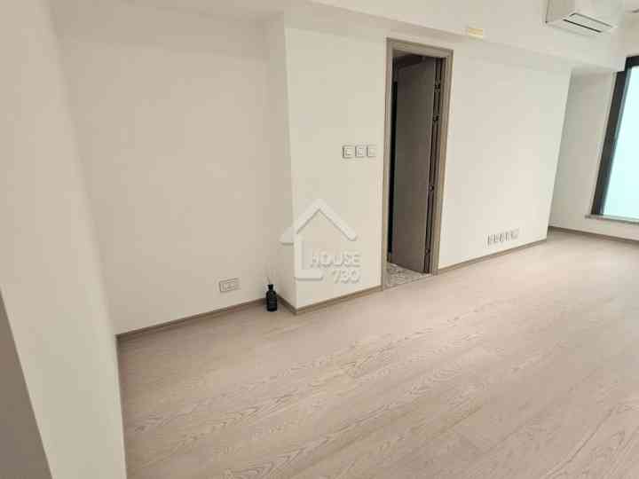 BLUE COAST II Show Flat - House730