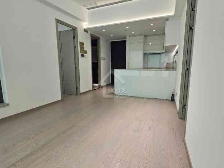 BLUE COAST II Show Flat - House730