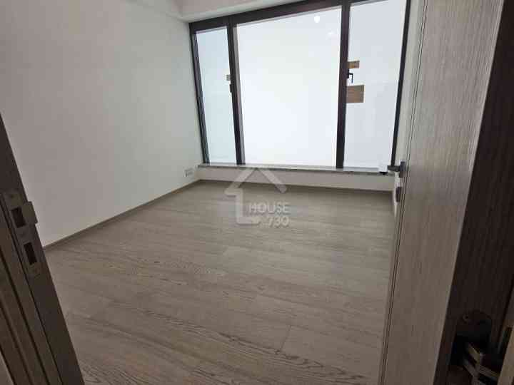BLUE COAST II Show Flat - House730