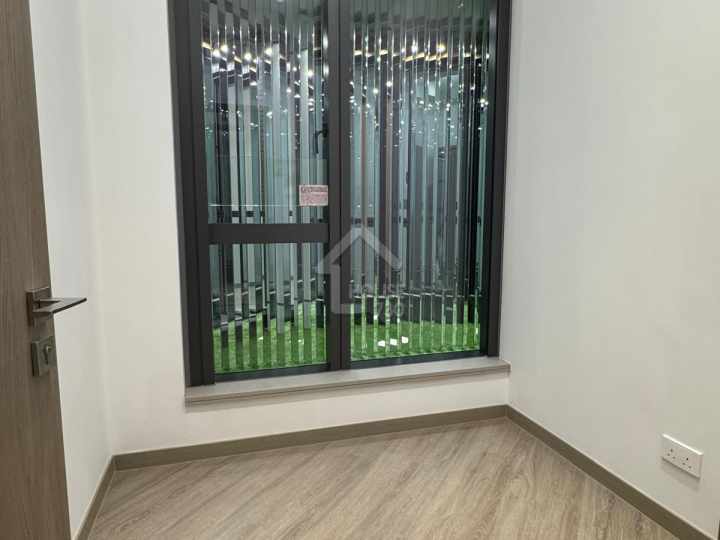 Sierra Sea 1A Show Flat - House730