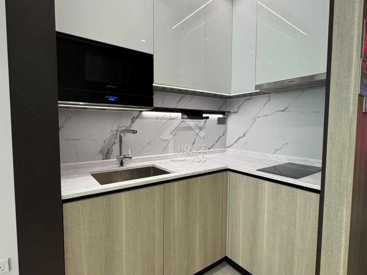Sierra Sea 1A Show Flat - House730