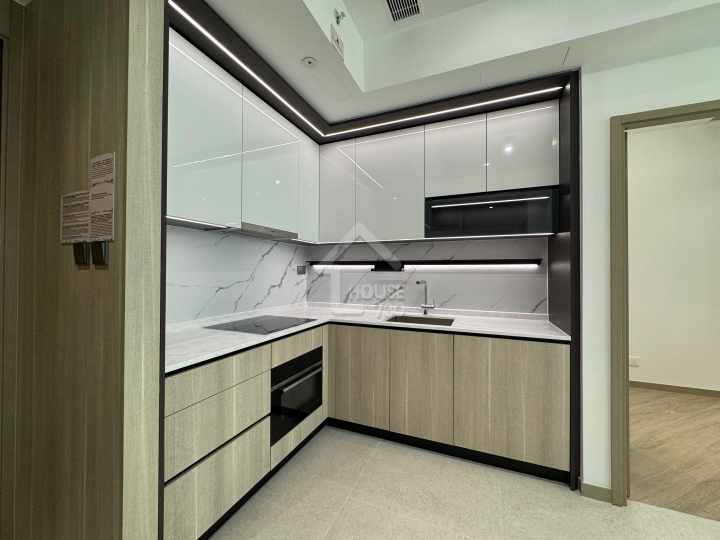 Sierra Sea 1A Show Flat - House730