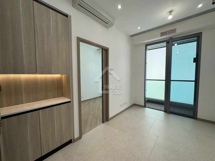 Sierra Sea 1A Show Flat - House730