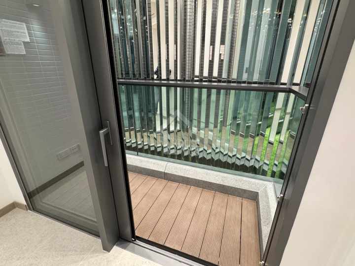 Sierra Sea 1A Show Flat - House730