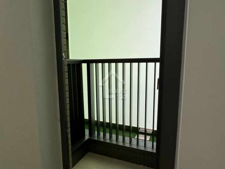 Sierra Sea 1A Show Flat - House730