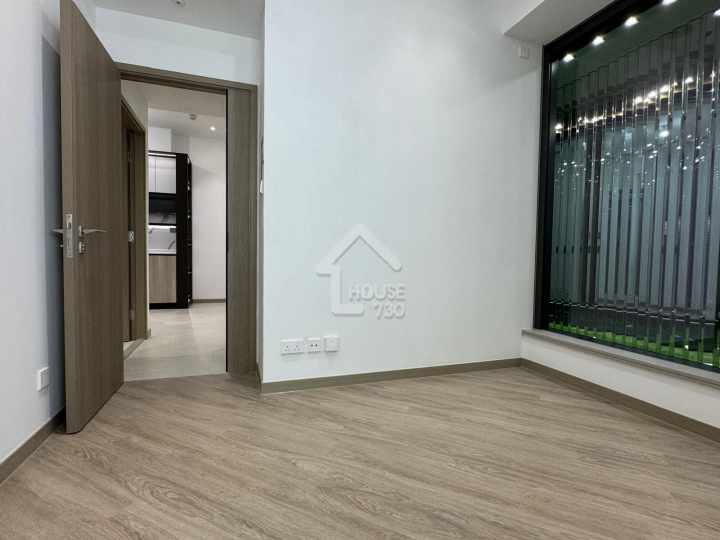 Sierra Sea 1A Show Flat - House730