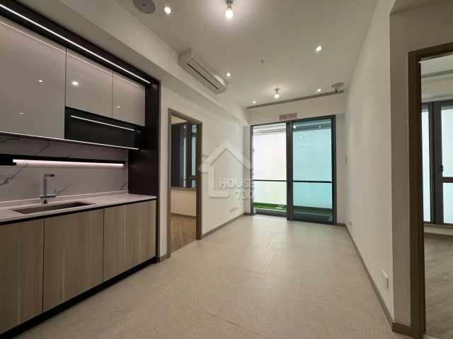 Sierra Sea 1A Show Flat - House730