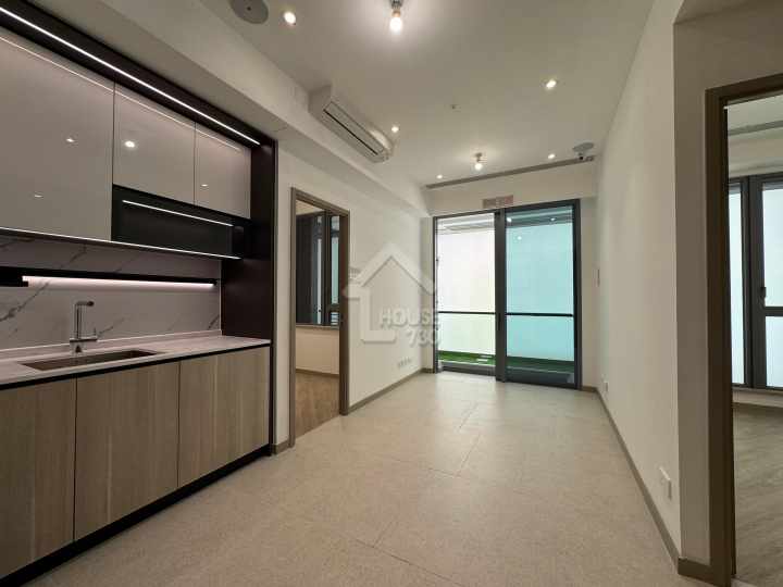 Sierra Sea 1A Show Flat - House730