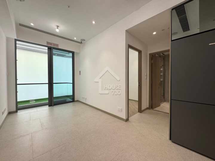 Sierra Sea 1A Show Flat - House730