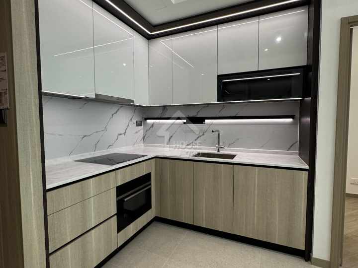 Sierra Sea 1A Show Flat - House730