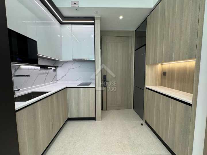 Sierra Sea 1A Show Flat - House730
