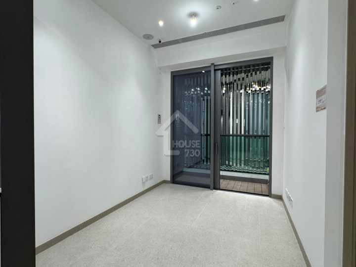 Sierra Sea 1A Show Flat - House730